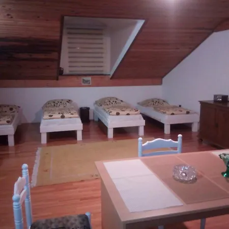 Kamena Cuprija Albergue *