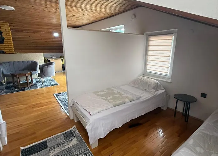 Kamena Cuprija Hostel Konjic